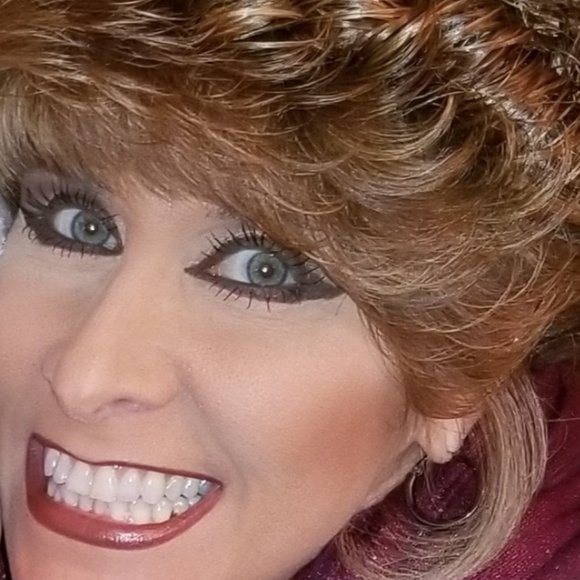 Meet your Posher, Marilyn aka My Girl Flair - Picture 1 of 2